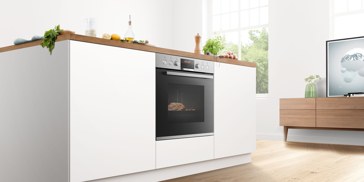 Backöfen und Herdsets bei Elektro Griesa in Annaburg